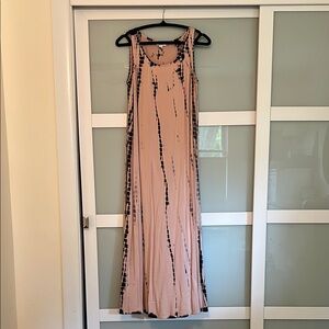 J. Jill Chic Tie-Dye Maxi Dress in Pink and Black